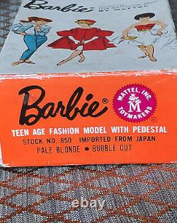 Rare Vintage Blonde EUROPEAN SIDE PART BARBIE American Girl face Gorgeus