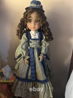 Ruby Red Fashion Friends Rose in Yellow & Blue Fan Club Edition plus Case Ruby Red Fashion Friends Rose in Yellow & Blue Fan Club Edition plus Case