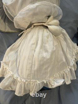 Ruby Red Fashion Friends Rose in Yellow & Blue Fan Club Edition plus Case Ruby Red Fashion Friends Rose in Yellow & Blue Fan Club Edition plus Case