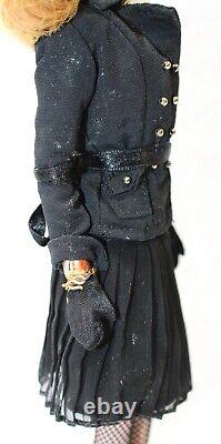 Silkstone Barbie Pretty Pleats Doll Gold Label WithStand No Purse No Box 2006