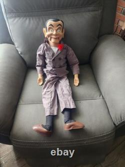 Slappy Dummy, Ventriloquist Star of Goosebumps Eyes Glow With Shoes