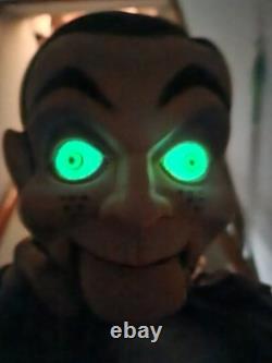 Slappy Dummy, Ventriloquist Star of Goosebumps Eyes Glow With Shoes