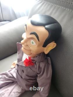 Slappy Dummy, Ventriloquist Star of Goosebumps Eyes Glow With Shoes