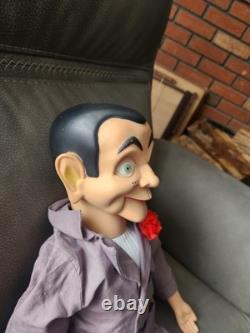 Slappy Dummy, Ventriloquist Star of Goosebumps Eyes Glow With Shoes