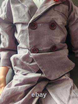 Slappy Dummy, Ventriloquist Star of Goosebumps Eyes Glow With Shoes