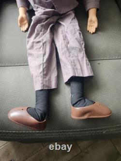 Slappy Dummy, Ventriloquist Star of Goosebumps Eyes Glow With Shoes