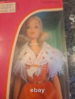 Super RARE 9218-19 DELUXE QUICK CURL PJ DOLL-BRAND NEW-MATTEL 1975 Barbie