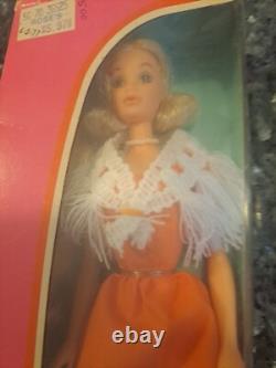 Super RARE 9218-19 DELUXE QUICK CURL PJ DOLL-BRAND NEW-MATTEL 1975 Barbie