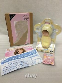 Takara Licca-chan Hello Aka-chan with key Baby notebook Hello baby
