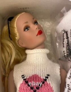 Tonner Tyler Something Sleek Special Edition Wearing Lake Shore Drive-read
