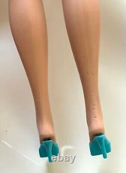 VINTAGE BARBIE 1966 AMERICAN GIRL PALE BLONDE HAIR DOLL #1070 with ORIGINAL OUTFIT