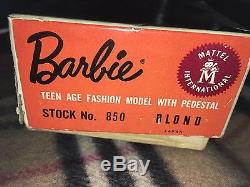 Vintage 1959 barbie Rare #3 Blonde Ponytail With Blue Eyeliner/ With Accessories