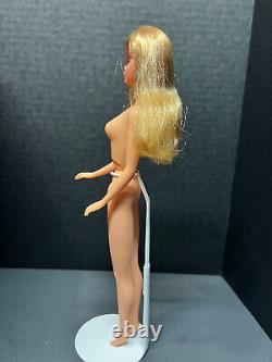 Vintage 1974 Mattel Free Moving Barbie Blonde Model #7270 Original Clothes