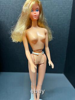 Vintage 1974 Mattel Free Moving Barbie Blonde Model #7270 Original Clothes