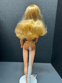 Vintage 1974 Mattel Free Moving Barbie Blonde Model #7270 Original Clothes