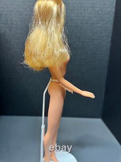 Vintage 1974 Mattel Free Moving Barbie Blonde Model #7270 Original Clothes