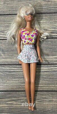 Vintage 1976 Blonde Hair Blue Eye Barbie Fashion Doll With Earrings