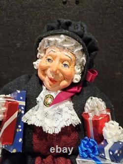 Vintage 1992 Simpich Character Dolls Grandma With Presents Caroler Doll 12