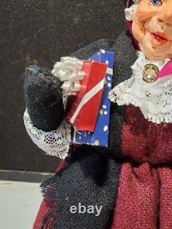 Vintage 1992 Simpich Character Dolls Grandma With Presents Caroler Doll 12