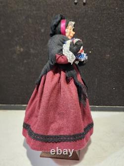 Vintage 1992 Simpich Character Dolls Grandma With Presents Caroler Doll 12