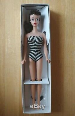 Vintage BARBIE Brunette Ponytail #4 Solid Body Original Stand New Box (1960) #85