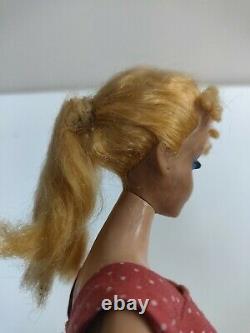 Vintage Barbie Ponytail Mattel 1962 with 9 set of clothes and original case