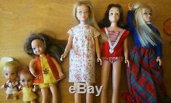Vintage Barbie and Skipper case with dolls and clothes