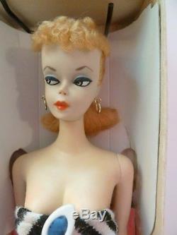 Vintage Barbie ponytail #2 blond, TM stand, Fantastic