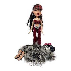 Vintage Bratz Welcome to Fabulous Las Vegas Tiana Doll Fur Coat Skirt Boots