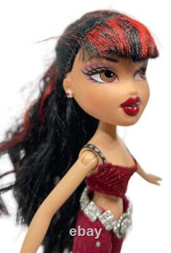Vintage Bratz Welcome to Fabulous Las Vegas Tiana Doll Fur Coat Skirt Boots