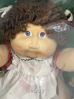 Vintage Coleco 3900 Cabbage Patch Kids Girl Doll Dark Brown Hair Freckles