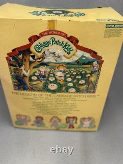 Vintage Coleco 3900 Cabbage Patch Kids Girl Doll Dark Brown Hair Freckles