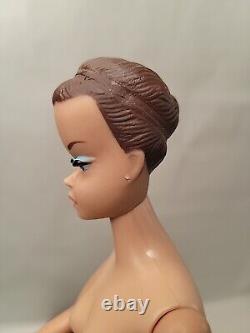Vintage Fashion Queen Barbie Doll High Color Complete W Wig