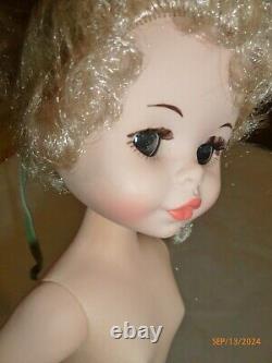 Vintage Furga Alta Moda Blond Violetta Doll Entusiasmo 17 PRISTINE