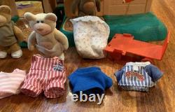 Vintage Panosh Place Furskins Moody Hollow General Store With Bears Accessories