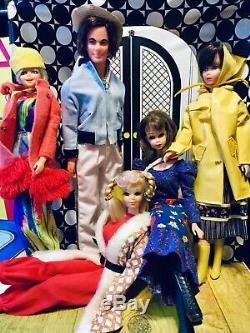 Vintage Twiggy/Francie/ PJ / Barbie/Ken /dolls/case /Wardrobe