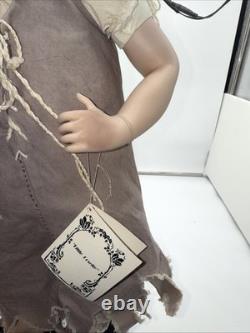 Vtg RARE Les Miserables Porcelain Doll Little Cosette #725