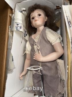 Vtg RARE Les Miserables Porcelain Doll Little Cosette #725